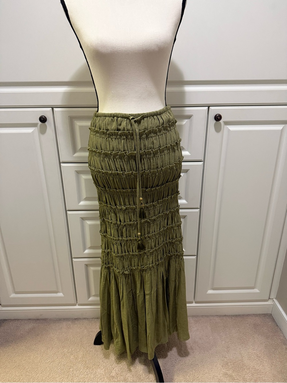 NWT Dress Forum | Green Mermaid cut textured Maxi skirt sz M - Picture 4 of 11
